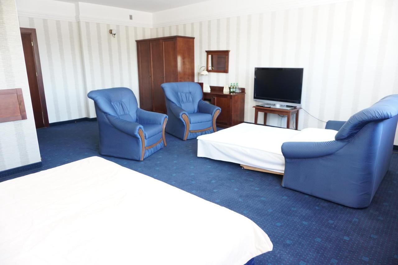 Hotel Mistral ماركي المظهر الخارجي الصورة