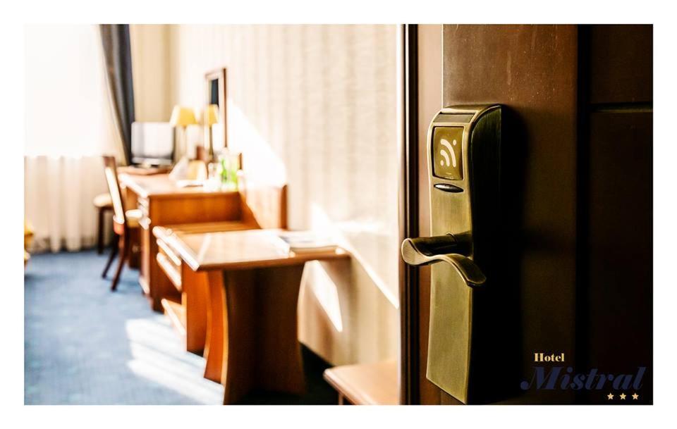 Hotel Mistral ماركي المظهر الخارجي الصورة