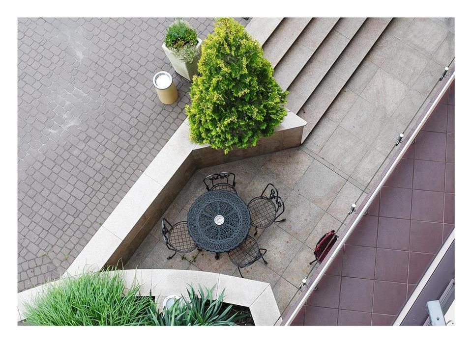 Hotel Mistral ماركي المظهر الخارجي الصورة