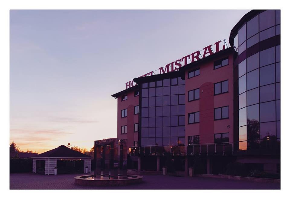 Hotel Mistral ماركي المظهر الخارجي الصورة
