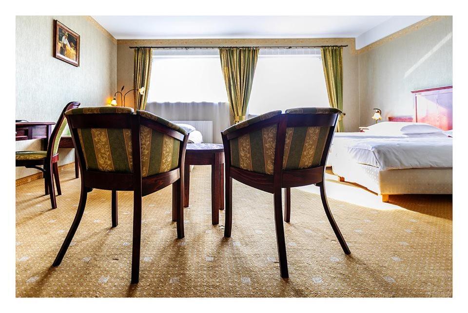 Hotel Mistral ماركي المظهر الخارجي الصورة