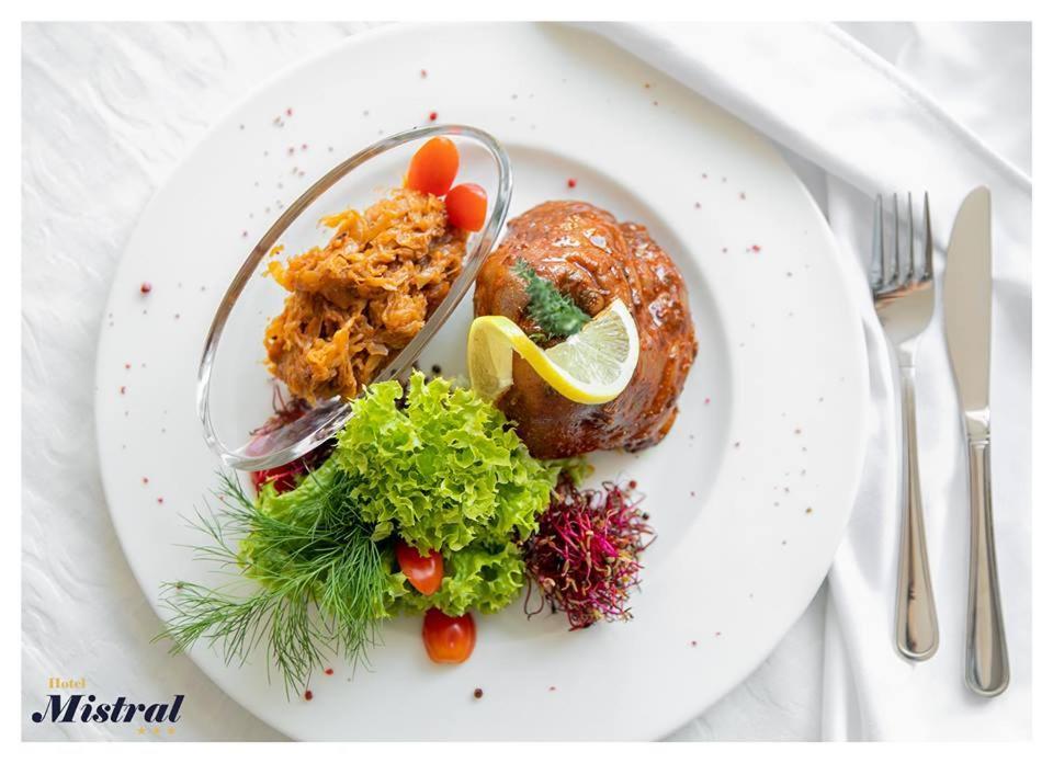 Hotel Mistral ماركي المظهر الخارجي الصورة