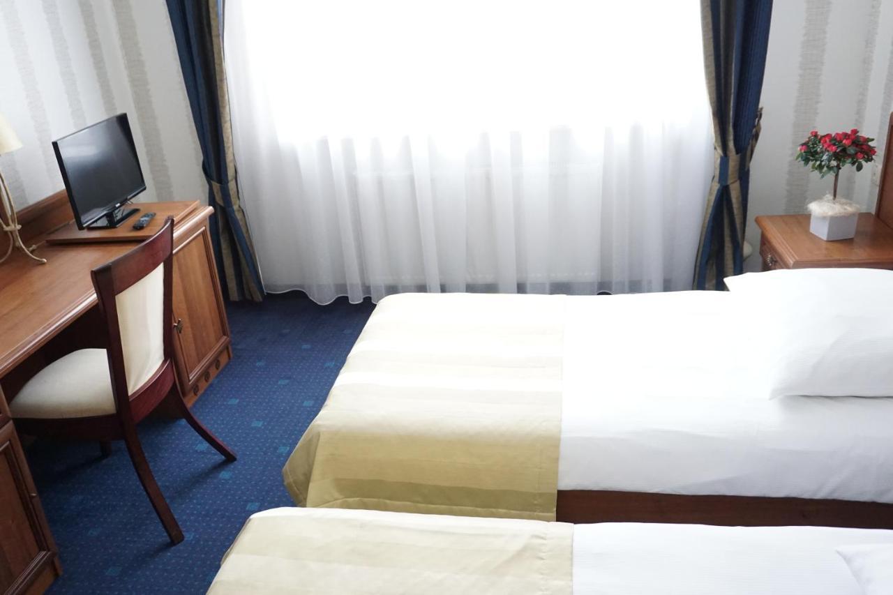 Hotel Mistral ماركي المظهر الخارجي الصورة