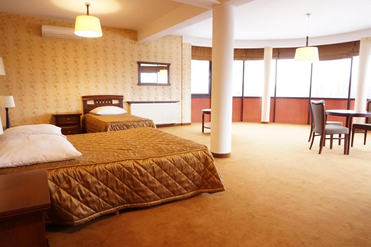 Hotel Mistral ماركي المظهر الخارجي الصورة
